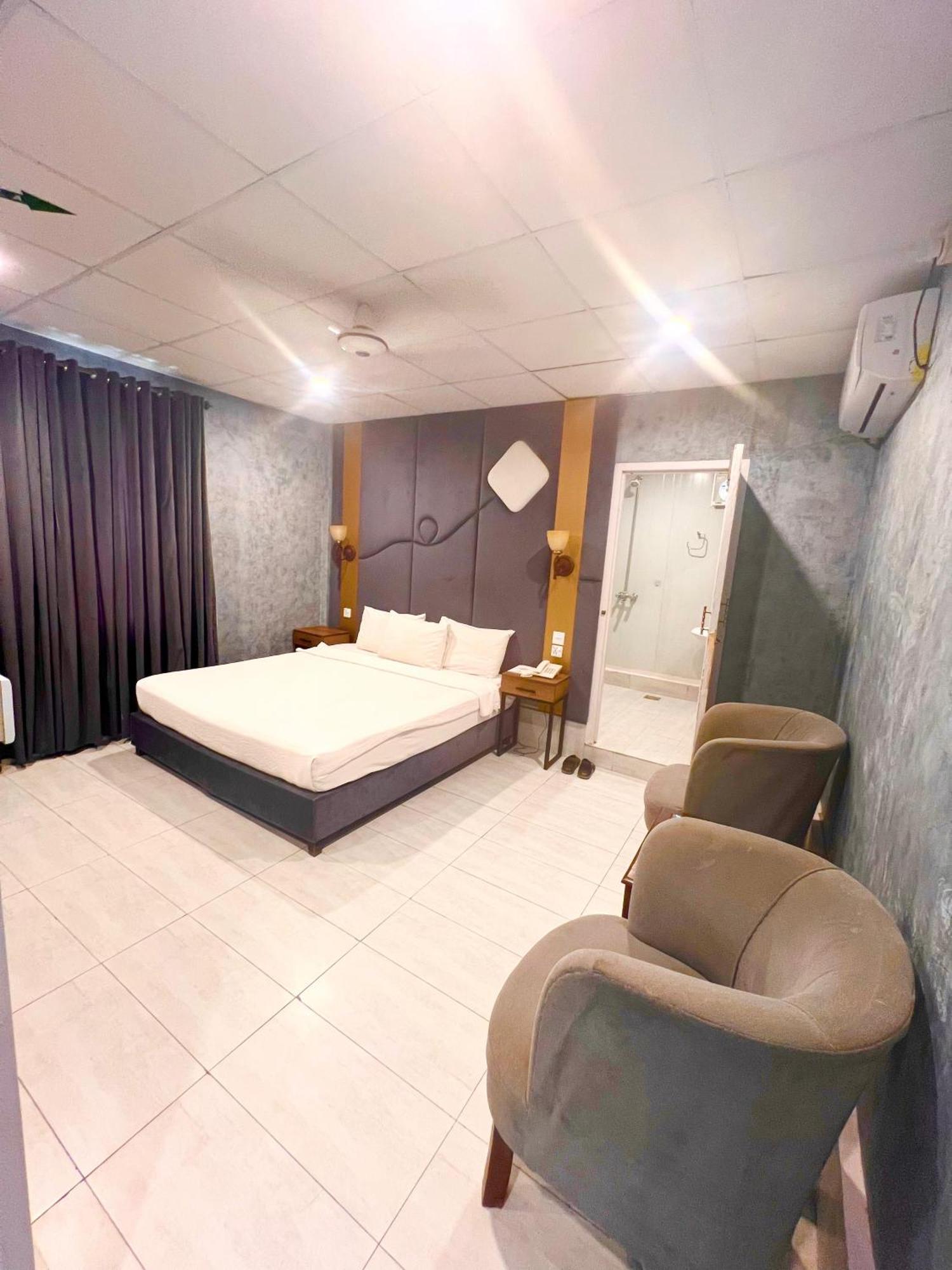 Shelton Guest House Islamabad Ngoại thất bức ảnh
